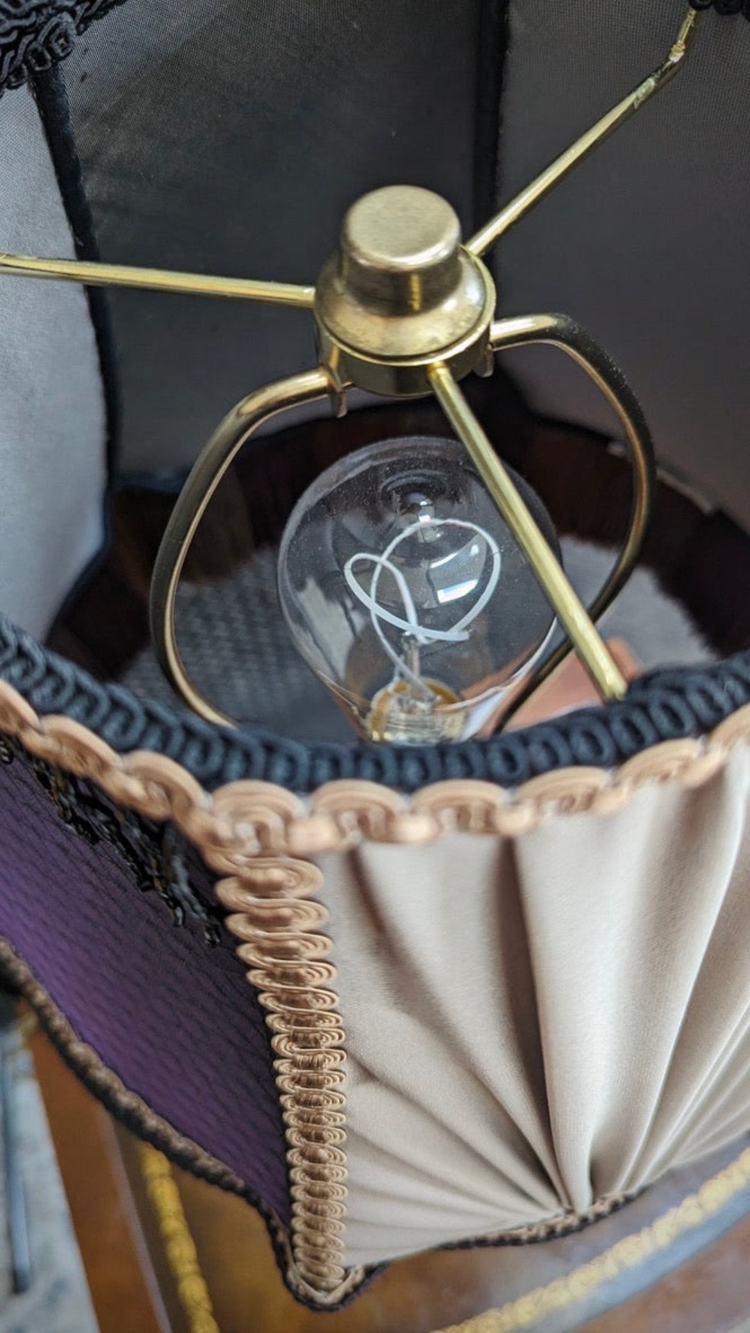 "Florence" - Vintage Table Lamp with One-of-a-kind Lampshade